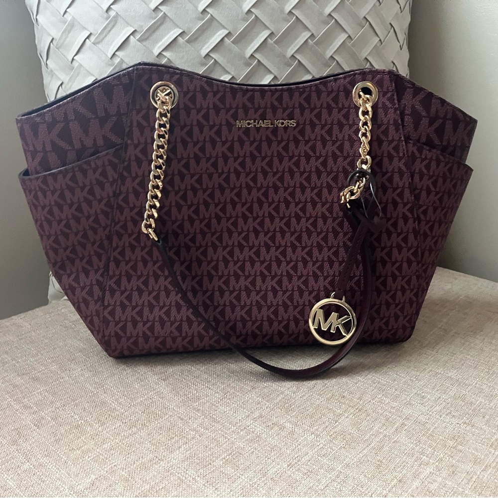 NWT Michael Kors LG Chain Shoulder Tote